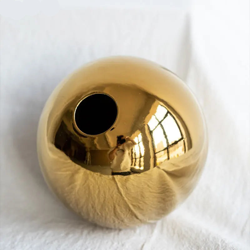 Chapeamento Bola Dourada, Vaso de Cerâmica, Decoração Para Casa, Ornamentos Artesanato, Decoração Para Casa, Ornamento Para Presente, Vaso Esfera Dourada, Vaso Dourado, Vaso Decorativo Esfera Dourada De Cerâmica, Vaso Decorativo Esfera Dourada, Vaso Decorativo De Cerâmica Bola Dourada, Vaso De Flores em Forma De Bola em Cerâmica, Vaso De Cerâmica, Vaso Bola Dourada, Vaso Bola Dourada de Cerâmica, Ornamento Esfera Dourada, Jarro Bola De Cerâmica Dourada-Lojas Bratta