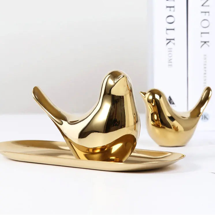 Criativo Ouro Cerâmica Figurinhas De Pássaros, Decoração Para Casa Acessórios, Figuras De Pássaro Dourado, Moda Moderna, Enfeites De Casamento, Decoração Do Quarto, Pássaros Dourado, Pássaro em Cerâmica Dourado, Pássaro Decorativo em Cerâmica, Pássaro de Cerâmica, Pássaro Passarinho Enfeite, Figuras de Pássaros Dourados em CerâmicaFiguras de Pássaros DouradosFiguras de Pássaro Passarinho DouradoModernidade, Figuras de Pássaros Dourados em Cerâmica, Decoração, Cerâmica. ARTLOVIN-Lojas Bratta