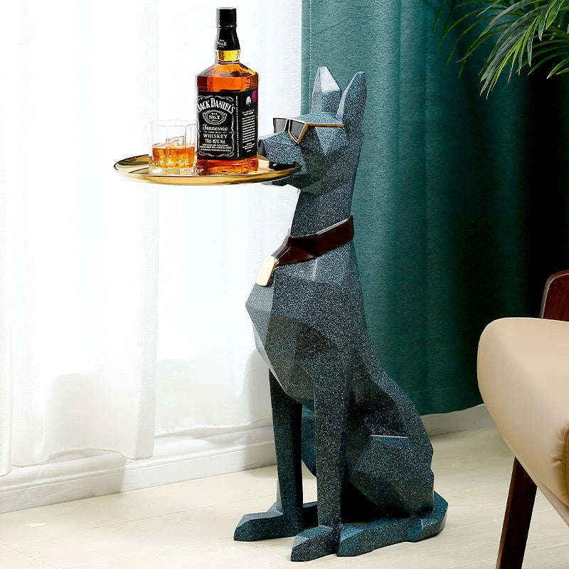 Estátua Doberman, Escultura Doberman, Estátua Decorativa de Cão, Estátua de Resina Doberman, Doberman Decorativo, Escultura de Resina, Ornamento de Resina, Decoração Moderna, Decoração Contemporânea, Estátua de Cachorro, Estátua Doberman Multiuso, Doberman Luxo, Estilo Sofisticado, Peça Decorativa de Doberman, Decoração para Sala, Decoração para Escritório, Estátua para Ambientes Modernos, Decoração de Interiores, Estátua de Cão Elegante, Arte Moderna, Estátua para Hall de Entrada, Presente-Lojas Bratta