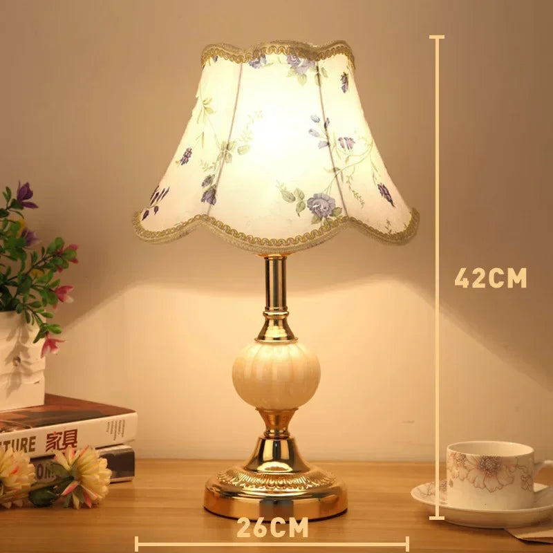  Luminária de Mesa de Vidro Luxo , Abajur Retrô, Luminária de Mesa Vintage Retrô, Luminária de Mesa Retrô, Luz de LED de Mesa Retrô, Lumínária de Mesa Minimalista Retrô, Candeeiro de Mesa Retrô, Abajur Retrô de Chão, Abajur LED Touch Nódigo, Luminária de Mesa em Espiral, Luminária Solar de Parede Hexagonal, Letreiro de Néon, Lâmpada Vintage de Mesa, Luminária de Parede Animal, Aplique de Parede 3D Águia, Abajur de Mesa Nórdico em Pedra, Luminária de Cristal Luxo, Abajur Retrô Sensor de Toque-Lojas Bratta