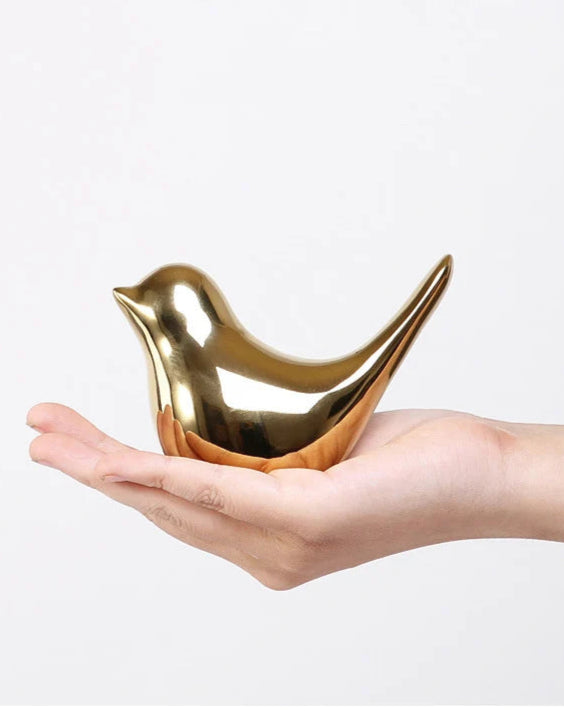 Criativo Ouro Cerâmica Figurinhas De Pássaros, Decoração Para Casa Acessórios, Figuras De Pássaro Dourado, Moda Moderna, Enfeites De Casamento, Decoração Do Quarto, Pássaros Dourado, Pássaro em Cerâmica Dourado, Pássaro Decorativo em Cerâmica, Pássaro de Cerâmica, Pássaro Passarinho Enfeite, Figuras de Pássaros Dourados em CerâmicaFiguras de Pássaros DouradosFiguras de Pássaro Passarinho DouradoModernidade, Figuras de Pássaros Dourados em Cerâmica, Decoração, Cerâmica. ARTLOVIN-Lojas Bratta