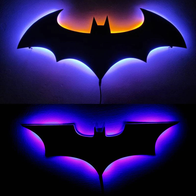 Luminária De Parede LED, Luminária Com Controle Remoto, Luminária Decorativa LED, Luminária Estilo Batman, Luminária Moderna De Parede, Luminária Criativa Para Quarto, Luminária Artística De Parede, Luminária De Parede Para Sala, Luminária Para Bar E Sala De Estar, Luminária De Parede Bratta, Luminária LED De Parede Interna, Luminária De Parede Criativa, Luminária Geek Para Parede, Iluminação Moderna De Parede, Arandela LED Com Controle, Iluminação Estilo Pop Art, Luminária Design Contemporâneo-Lojas Bratta