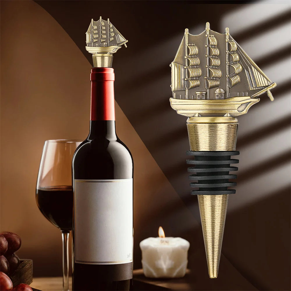 Rolha de Vinho, Rolha Navio à Vela, Tampa Decorativa, Acessório Náutico, Vedação para Vinho, Estilo Náutico, Presente Criativo, Design com Charme, Rolha com Estilo, Rolha Decorativa, Malote de Veludo, Brinde Náutico, Peça Decorativa, Acessório para Bar, Presente para Amantes de Vinho, Tampa de Garrafa Estilosa, Produto Elegante, Brinde Sofisticado, Rolha com Personalidade, Lojas Bratta
