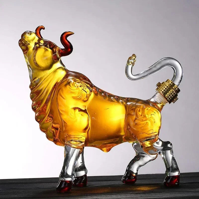 Boi uísque vidro, vaca decanter uísque animal touro, Decantador de Uísque, Decanter em Forma de Touro, Decantador Criativo, Vidro sem Chumbo, Presente para Amantes de Uísque, Decoração para Bar, Decanter Artístico, Decanter para Bebidas, Garrafa Decorativa de Vidro, Presente Masculino, Acessório de Luxo, Decanter 1000ml, Peça com Design Animal, Decanter com Estilo, Bar com Elegância, Brinde Sofisticado, Touro de Vidro, Uísque com Estilo, Decanter Bratta, Lojas Bratta