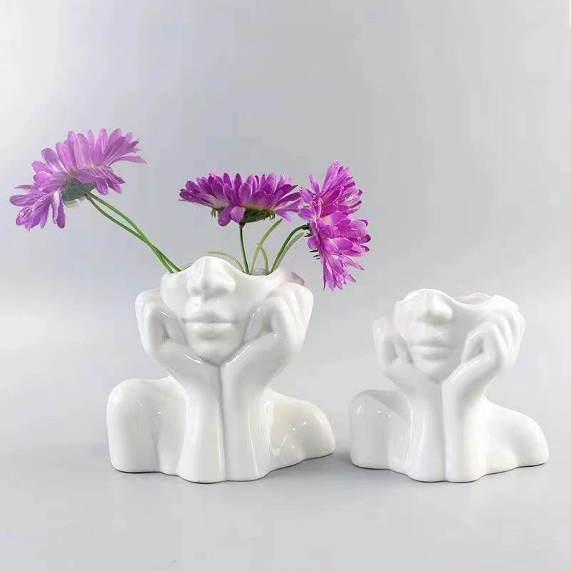 Vaso Escultura Feminina, Vaso Decorativo, Vaso de Resina, Vaso Artístico, Escultura Feminina, Vaso Moderno, Vaso de Design, Decoração Sofisticada, Vaso para Sala, Vaso para Escritório, Vaso para Jardim, Obra de Arte em Vaso, Decoração Contemporânea, Peça Decorativa Feminina, Arte para Casa, Vaso Elegante, Vaso para Plantas, Vaso de Rosto Feminino, Vaso Abstrato, Decoração para Ambientes Modernos, Vaso para Varanda, Escultura Decorativa Feminina, Decoração de Luxo, Vaso Criativo, Vaso Estilizado-Loja Bratta