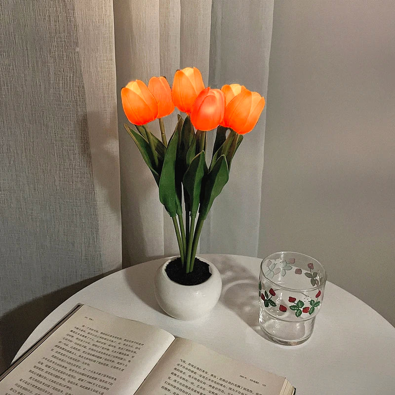 Luminária De Mesa LED Tulipa, Luz Noturna LED Tulip, Luminária Com Formato De Flor, Luminária Romântica Para Quarto, Abajur Floral Com Luz Suave, Luminária De Mesa Decorativa, Iluminação Com Estilo Caprichoso, Luz LED Para Dormir, Luminária Criativa Em Forma De Tulipa, Luz Noturna Para Ambientes Aconchegantes, Luminária Charmosa Para Sala, Iluminação Floral Moderna, Luz De Mesa Com Design Romântico, Abajur Tulipa LED Econômico – Lojas Bratta