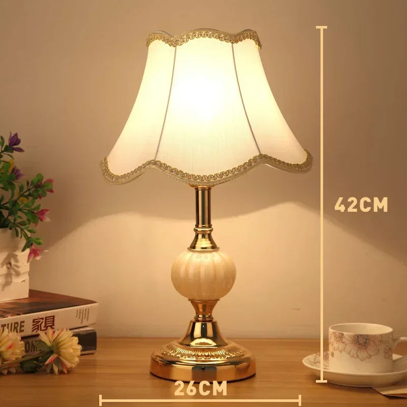  Luminária de Mesa de Vidro Luxo , Abajur Retrô, Luminária de Mesa Vintage Retrô, Luminária de Mesa Retrô, Luz de LED de Mesa Retrô, Lumínária de Mesa Minimalista Retrô, Candeeiro de Mesa Retrô, Abajur Retrô de Chão, Abajur LED Touch Nódigo, Luminária de Mesa em Espiral, Luminária Solar de Parede Hexagonal, Letreiro de Néon, Lâmpada Vintage de Mesa, Luminária de Parede Animal, Aplique de Parede 3D Águia, Abajur de Mesa Nórdico em Pedra, Luminária de Cristal Luxo, Abajur Retrô Sensor de Toque-Lojas Bratta