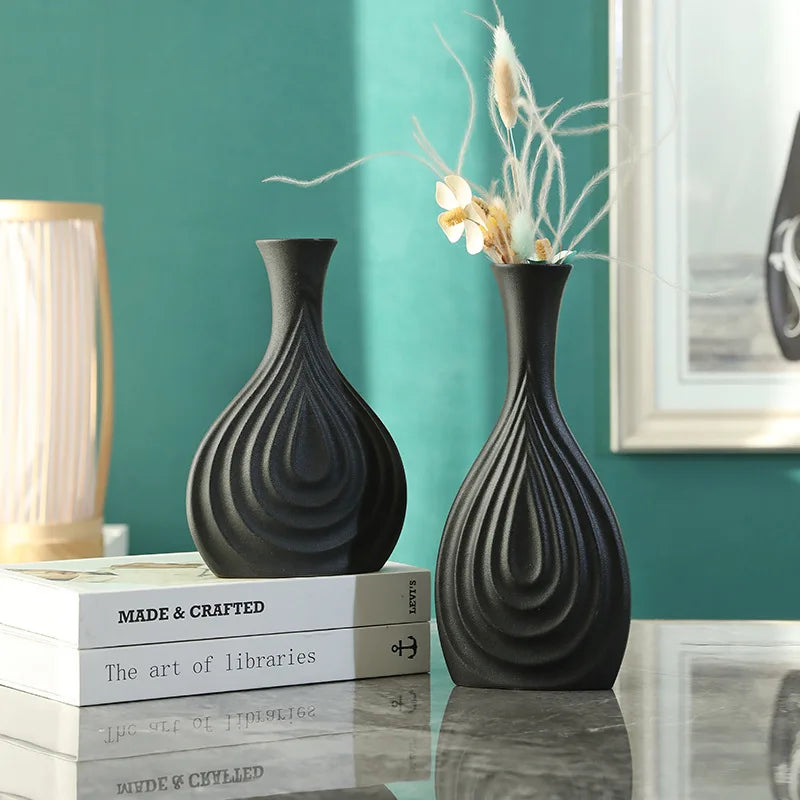 Vaso preto, Vaso de Cerâmica, Vaso Nórdico De Cerâmica Preto, Vaso Decorativo Preto, Vaso De Cerâmica Preto Decoração Moderna, Vaso De Cerâmica Preto Criativo, Vaso De Cerâmica Preto Clássico, Vaso De Cerâmica Preto, Vaso De Cerâmica Moderno, Jarro Decorativo, Jarro De Cerâmica Preto. decoração moderna, Acessórios Para Casa, Vaso Decorativo, Vaso decorativo, Vaso Preto, Vaso de Cerâmica Preto, Vaso de Cerâmica- Lojas Bratta