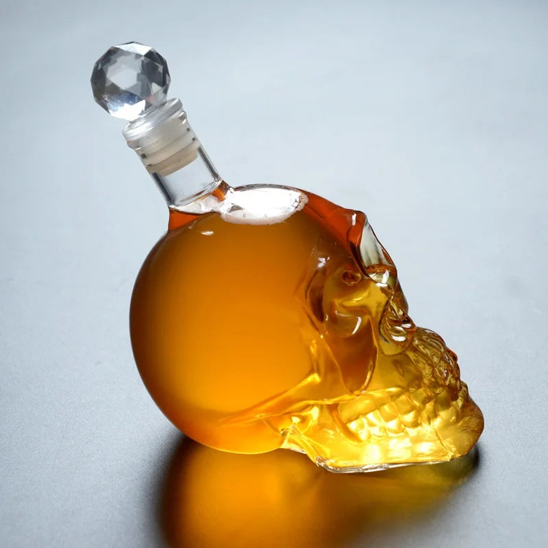 Criativo crânio cabeça decantador garrafa de cristal vodka garrafa de vinho dispensador de vidro de vinho cerveja, Decantador Em Forma De Crânio, Decantador De Cristal, Decantador Criativo, Decantador Moderno, Decantador Para Whisky, Decantador Para Vodka, Decoração Para Bar, Presente Irreverente, Presente Criativo, Presente Para Colecionador, Cristal Decorativo, Vidro Resistente, Vidro Sustentável, Estilo Arrojado, Design Ousado, Decantador Bratta, Arte Em Vidro, Peça Decorativa, Lojas Bratta