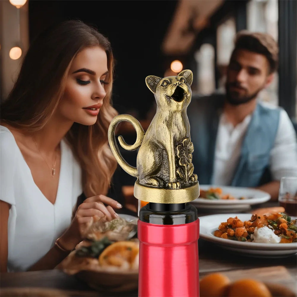 Dispenser de Vinho, Pourer de Vinho, Rolha Criativa, Dispenser em Forma de Gato, Acessório para Vinho, Dispenser de Metal, Gato Decorativo, Presente Sofisticado, Presente Criativo, Estilo para Jantares, Rolha com Design, Brinde com Charme, Decoração de Mesa, Item Funcional e Bonito, Dispenser 2-em-1, Utensílio para Bar, Presente Inusitado, Charme no Vinho, Produto Moderno, Estilo Bratta, Lojas Bratta