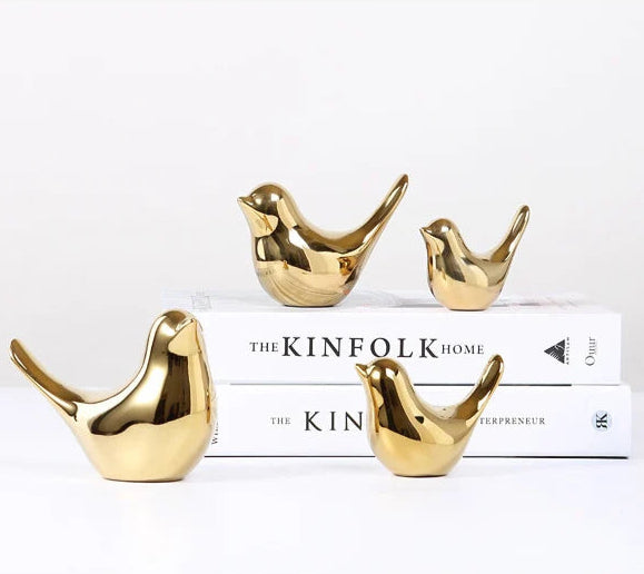 Criativo Ouro Cerâmica Figurinhas De Pássaros, Decoração Para Casa Acessórios, Figuras De Pássaro Dourado, Moda Moderna, Enfeites De Casamento, Decoração Do Quarto, Pássaros Dourado, Pássaro em Cerâmica Dourado, Pássaro Decorativo em Cerâmica, Pássaro de Cerâmica, Pássaro Passarinho Enfeite, Figuras de Pássaros Dourados em CerâmicaFiguras de Pássaros DouradosFiguras de Pássaro Passarinho DouradoModernidade, Figuras de Pássaros Dourados em Cerâmica, Decoração, Cerâmica. ARTLOVIN-Lojas Bratta