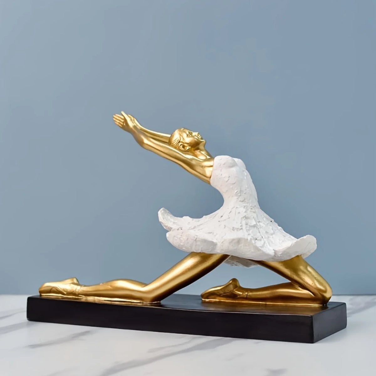 Escultura de resina europeia - Estatueta de dançarina de balé dourada para decoração elegante de sala de estar , Presente para entusiastas da dança, Estátua Dançarina de Balé Dourada, Estatueta Dançarina de Balé Dourada, Escultura Dançarina de Balé Dourada, escultura, Enfeite Bailarina de Balé Dourada, Enfeite Bailarina de Balé, decoração, Dançarina de Balé, Dançarina de Ballet, Boablaze Dançarina Dourada, Boablaze Dançarina de Balé Dourada, balé, Bailarina Decorativa em Resina-Lojas Bratta