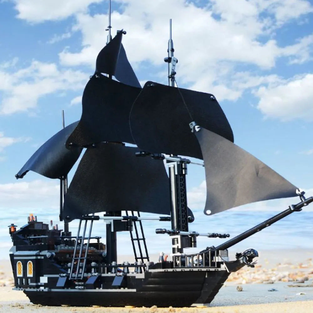 MOC-Piratas do Caribe Navios Blocos de Construção, Veleiro Pérola Negra, Navio de Vingança, Blocos de Construção, Blocos de Navio Pérola Negra Piratas do Caribe, Modelo Temático, Pearl Black, Navio Pirata, Navio Pirata Pérola Negra, Conjunto de Construção de Navio Pirata Pérola Negra, Conjunto de Construção de Navio Pirata, Conjunto de Blocos de Construção de Navio Pirata, Colecionável, Brinquedos, Bloco de Construção Clássico de Navio Pirata Pérola Negra, Bloco de Construção Clássico-Lojas Bratta