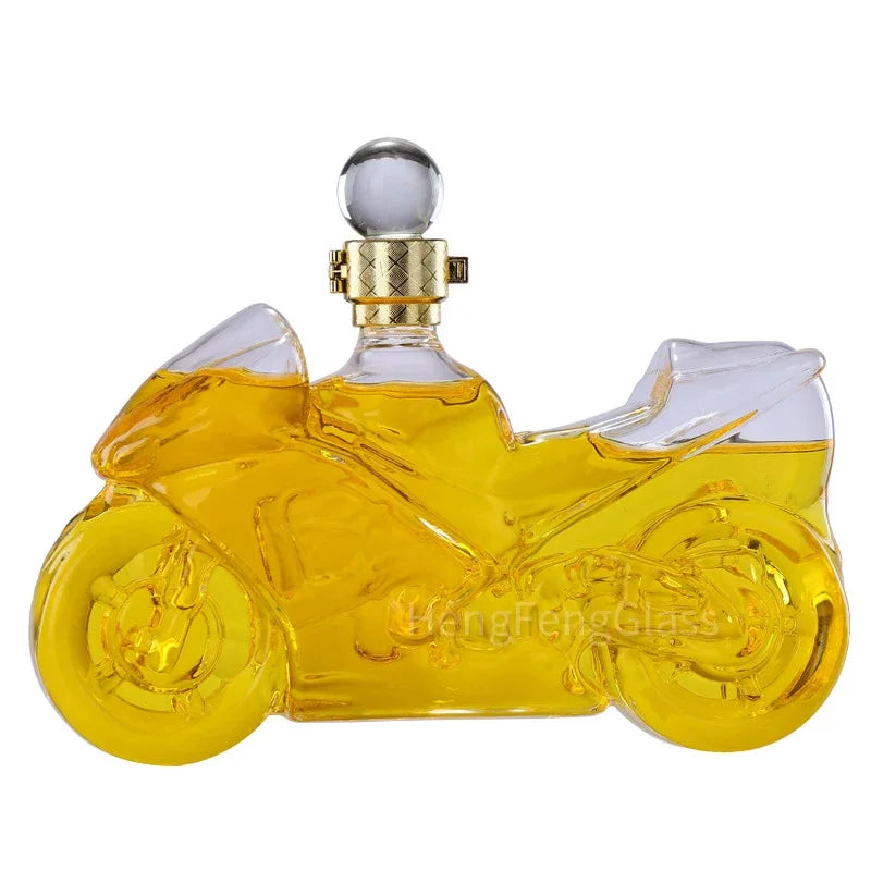 Decantador De Uísque, Decantador Em Formato De Motocicleta, Decantador Criativo, Decantador Masculino, Presente Para Homem, Presente Criativo, Presente De Luxo, Presente Original, Decoração Para Bar, Peça Decorativa, Bar Temático, Vidro Sem Chumbo, Estilo Vintage, Acessório De Bar, Decantador Estiloso, Presente Para Motociclista, Whisky Com Estilo, Decantador Bratta, Design Exclusivo, Lojas Bratta