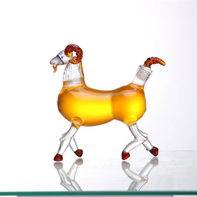 Decantador de Uísque, Decantador em Vidro, Decantador Criativo, Decoração para Bar, Presente Sofisticado, Uísque com Estilo, Design Animal, Vidro Borossilicato, Presente Masculino, Presente para Colecionadores, Bar com Estilo, Decoração Criativa, Decantador em Forma de Animal, Decoração com Vidro, Presente de Luxo, Presente Criativo, Estilo Exclusivo, Acessório para Uísque, Arte em Vidro, Brinde Diferenciado, Item de Bar, Peça Decorativa, Lojas Bratta