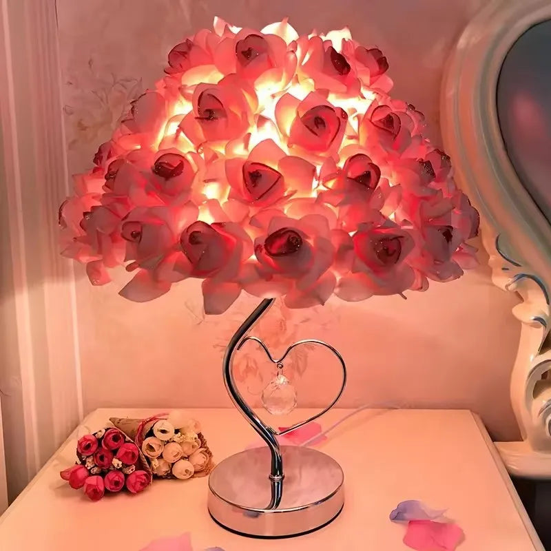 Luminária de mesa europeia, flor de rosa, luz noturna LED, lâmpadas de cabeceira, decoração para festa de casamento, atmosfera, luzes noturnas, iluminação para dormir, luminária de rosa, decoração romântica, lâmpada LED, decoração para casa, iluminação de cabeceiraLuminária de Parede Arandela, Luminária de Parede Retrô Estilo Europeu, Luminária de Mesa Retrô, Luz de LED de Mesa Retrô, Lumínária de Mesa Minimalista Retrô, Candeeiro de Mesa Retrô, Abajur Retrô de Chão - Lojas Bratta