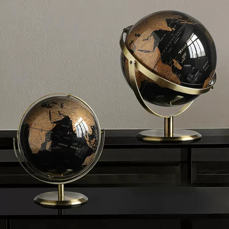 Globo Rotativo, Globo Decorativo, Globo Terrestre Mapa Mundi, Globo Terrestre Giratório Preto, Globo Terrestre Giratório Dourado, Globo Terrestre Giratório, Globo Terrestre Decorativo Base Metálica Preto e Dourado, Globo Terrestre Decorativo Base Metálica Preto e Dourado, Globo Terrestre Decorativo Base Metálica, Globo Mundi , Globo Mundial, Decorativo Moderno, Globo Mundi de Metal Dourado e Preto, Geografia, Decoração Moderna-Lojas Bratta