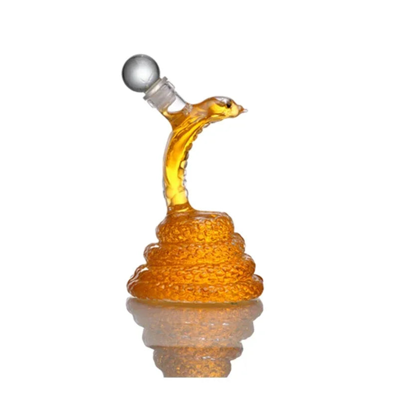 Decantador de Uísque, Decantador em Vidro, Decantador Criativo, Decoração para Bar, Presente Sofisticado, Uísque com Estilo, Design Animal, Vidro Borossilicato, Presente Masculino, Presente para Colecionadores, Bar com Estilo, Decoração Criativa, Decantador em Forma de Animal, Decoração com Vidro, Presente de Luxo, Presente Criativo, Estilo Exclusivo, Acessório para Uísque, Arte em Vidro, Brinde Diferenciado, Item de Bar, Peça Decorativa, Lojas Bratta