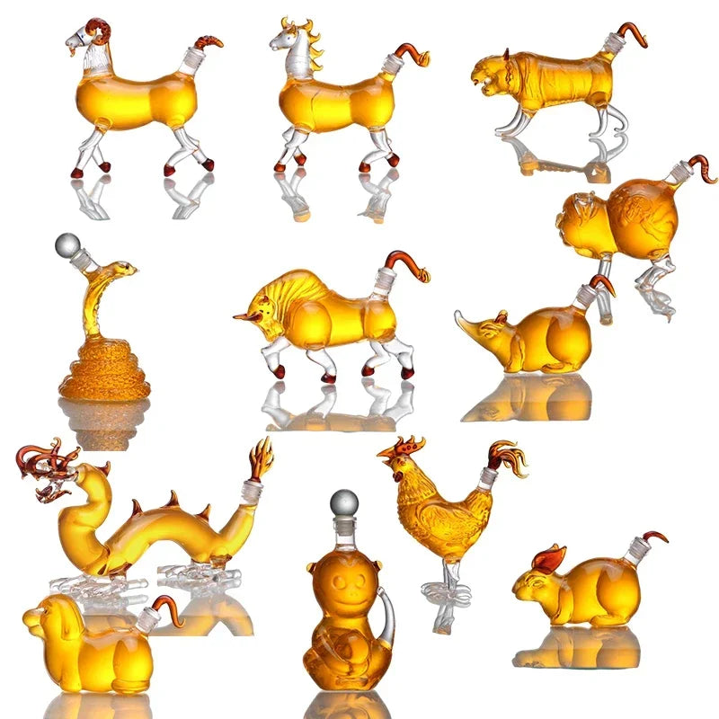 Decantador de Uísque, Decantador em Vidro, Decantador Criativo, Decoração para Bar, Presente Sofisticado, Uísque com Estilo, Design Animal, Vidro Borossilicato, Presente Masculino, Presente para Colecionadores, Bar com Estilo, Decoração Criativa, Decantador em Forma de Animal, Decoração com Vidro, Presente de Luxo, Presente Criativo, Estilo Exclusivo, Acessório para Uísque, Arte em Vidro, Brinde Diferenciado, Item de Bar, Peça Decorativa, Lojas Bratta
