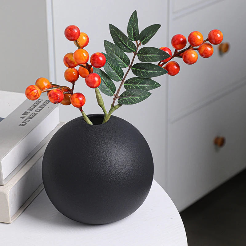 Vaso Redondo de Cerâmica Preto e Branco, Vaso Preto e Branco, Vaso de Flores Esférico Preto e Branco, Vaso de Flores Esférico, Vaso de Cerâmica Preto e Branco Redondo, Jarro Redondo de Cerâmica Preto e Branco, Jarro Preto e Branco, Jarro de Flores Esférico Preto e Branco Cerâmica, Jarro de Flores Esférico Preto e Branco, Jarro de Flores Esférico, Jarro de Cerâmica Preto e Branco Redondo, Decoração Ornamental Preto e Branco, Bola Redonda Arranjo de Flores, Vaso de Mesa, Decoração Moderna-Lojas Bratta