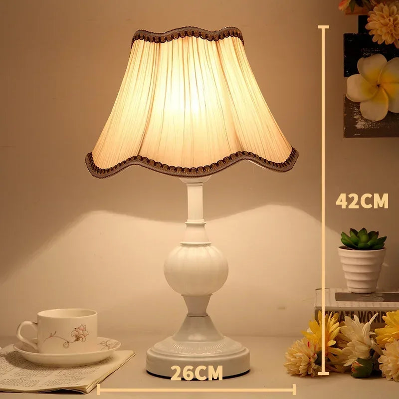  Luminária de Mesa de Vidro Luxo , Abajur Retrô, Luminária de Mesa Vintage Retrô, Luminária de Mesa Retrô, Luz de LED de Mesa Retrô, Lumínária de Mesa Minimalista Retrô, Candeeiro de Mesa Retrô, Abajur Retrô de Chão, Abajur LED Touch Nódigo, Luminária de Mesa em Espiral, Luminária Solar de Parede Hexagonal, Letreiro de Néon, Lâmpada Vintage de Mesa, Luminária de Parede Animal, Aplique de Parede 3D Águia, Abajur de Mesa Nórdico em Pedra, Luminária de Cristal Luxo, Abajur Retrô Sensor de Toque-Lojas Bratta