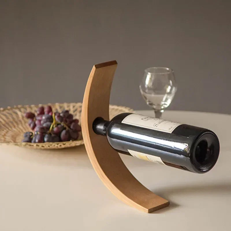 Barra moderna de madeira balanceada para garrafas de vinho Rack de exibição de clube de vinícola, Porta-Garrafas Em Bambu, Suporte Para Vinho Em Madeira, Expositor De Garrafas, Porta Vinho Sustentável, Acessório Decorativo, Porta-Garrafas Moderno, Decoração Com Bambu E Madeira, Suporte Ecológico Para Vinhos, Presente Para Amante De Vinho, Acessório Para Adega, Porta-Garrafas Minimalista, Suporte De Mesa Para Vinho, Design Elegante E Natural, Decoração Sofisticada, Lojas Bratta