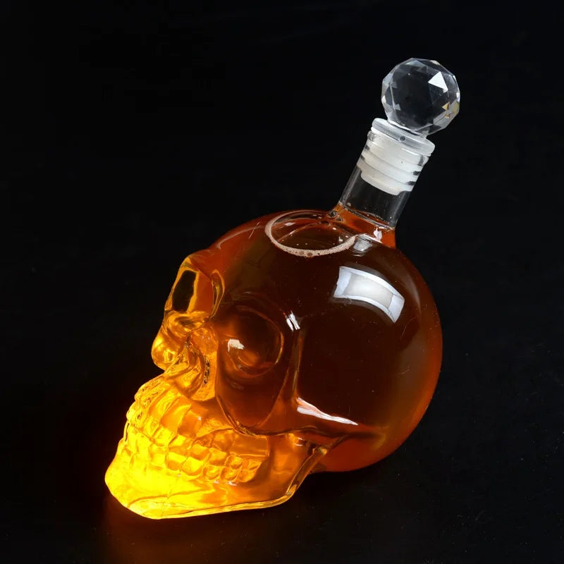 Criativo crânio cabeça decantador garrafa de cristal vodka garrafa de vinho dispensador de vidro de vinho cerveja, Decantador Em Forma De Crânio, Decantador De Cristal, Decantador Criativo, Decantador Moderno, Decantador Para Whisky, Decantador Para Vodka, Decoração Para Bar, Presente Irreverente, Presente Criativo, Presente Para Colecionador, Cristal Decorativo, Vidro Resistente, Vidro Sustentável, Estilo Arrojado, Design Ousado, Decantador Bratta, Arte Em Vidro, Peça Decorativa, Lojas Bratta