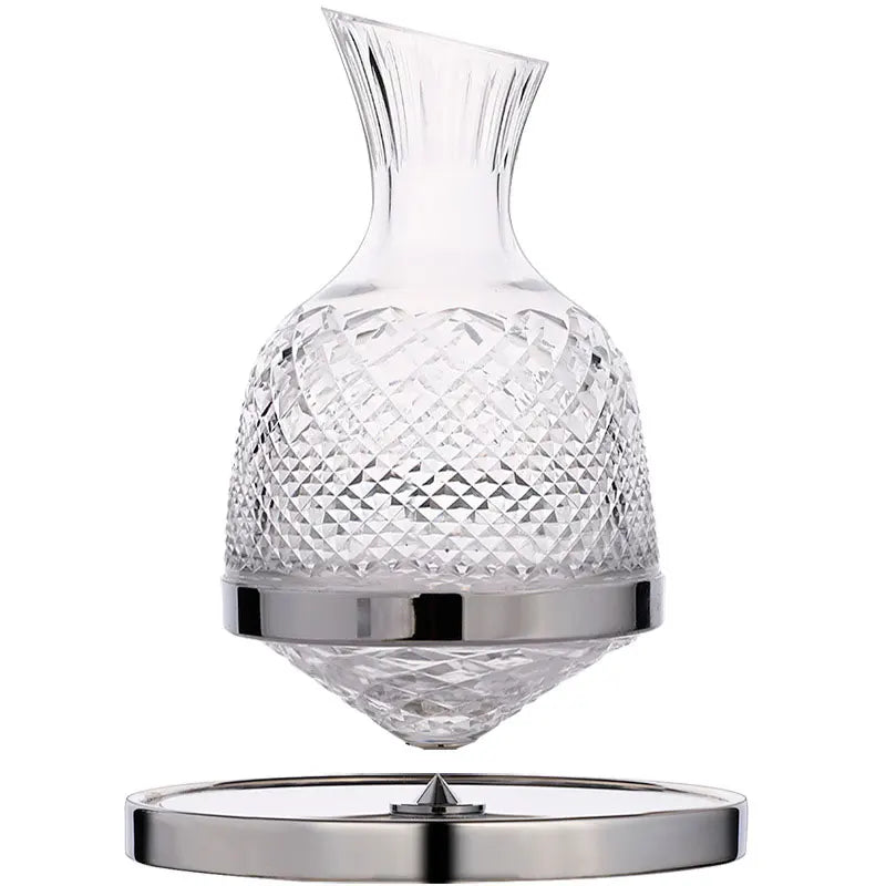 Decantador Rotativo, Decantador De Luxo, Decantador Para Vinho, Decantador Para Uísque, Decantador De Cristal, Cristal Sem Chumbo, Cristal Giratório, Cristal Premium, Acessório Para Bar, Presente Para Homem, Presente Sofisticado, Presente Para Pai, Peça De Luxo, Peça Decorativa, Oxigenação De Vinho, Design Inovador, Estilo Moderno, Decoração Para Bar, Item Requintado, Bratta Cristal, Lojas Bratta